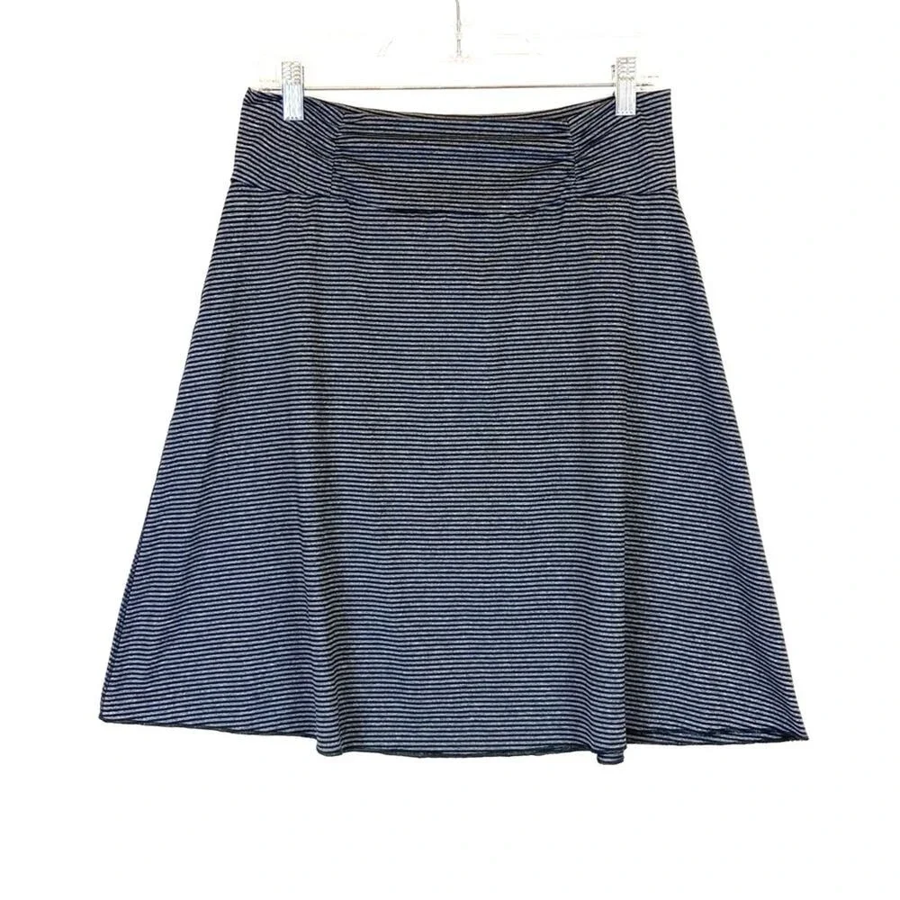 Gray Black Striped Knit Skirt A‑Line Stretch Travel Comfort Medium